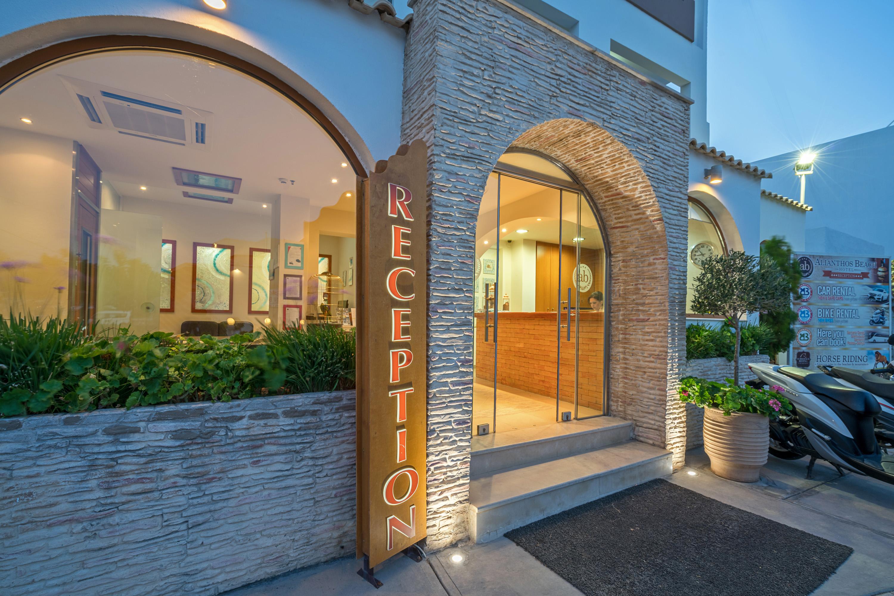 Alianthos Beach Hotel Plakiász Kültér fotó