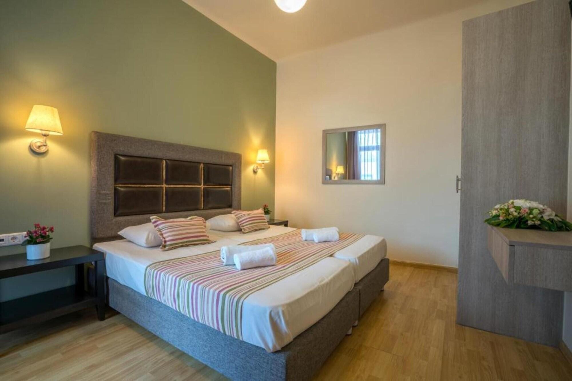 Alianthos Beach Hotel Plakiász Kültér fotó